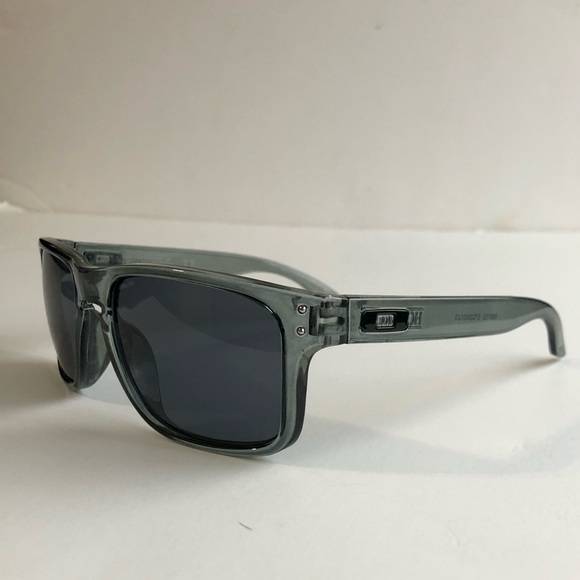 OO9102 Oakley Holbrook Smoke Gray Frame - Picture 5 of 8